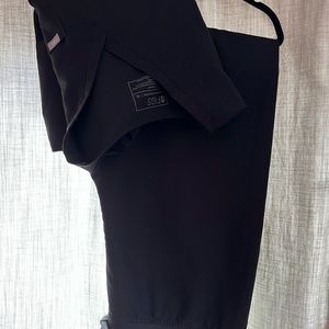Figs Catarina top and Livingston pants XL